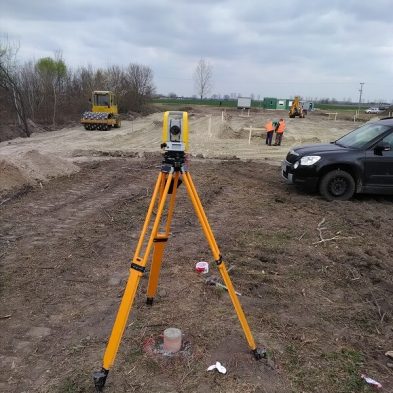 Geodetické práce - C:\Users\Kristián\OneDrive\Varga Gyuri - geo\Budovanie vytyčovacej siete